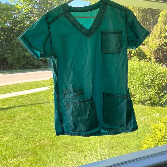 Medium light blue scrub top - Picture 1 of 2